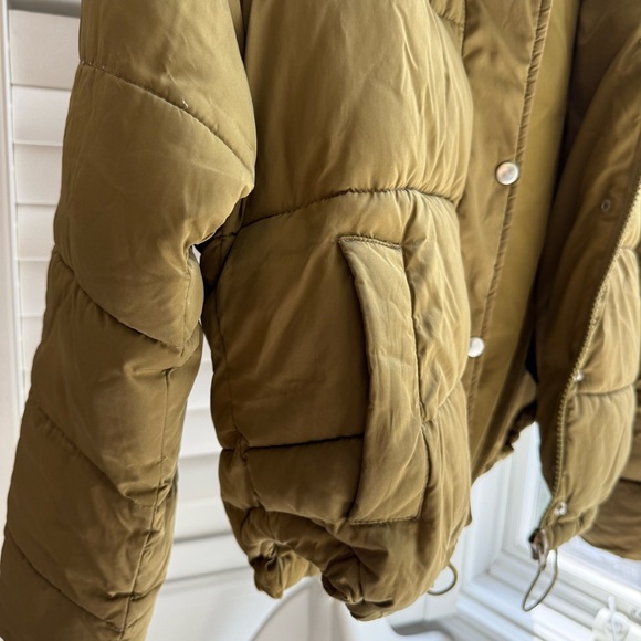 Urban Outfitters Army Green Puffer Coat - Picture 6 of 9
